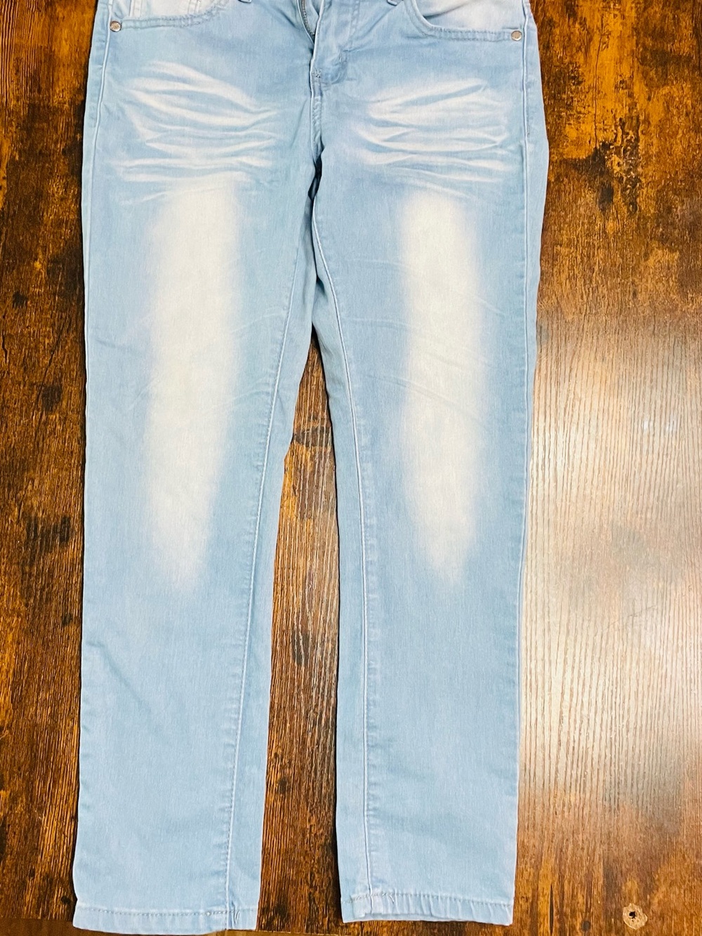 Light Wash Skinny Jeans - Light Blue